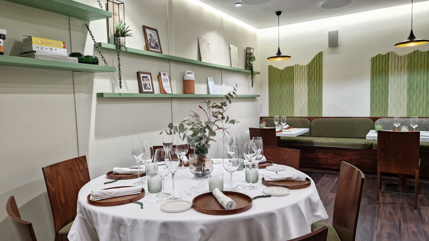 Restaurante Terra. Mesas del comedor